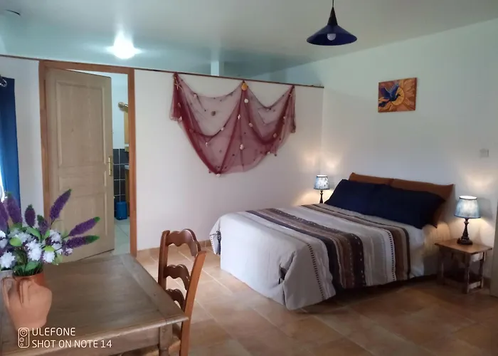 بيت للعطل Braunis Bourran